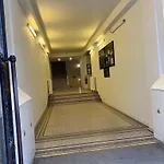 Superbe Studio Avec Mezzanine Au Centre De Paris
