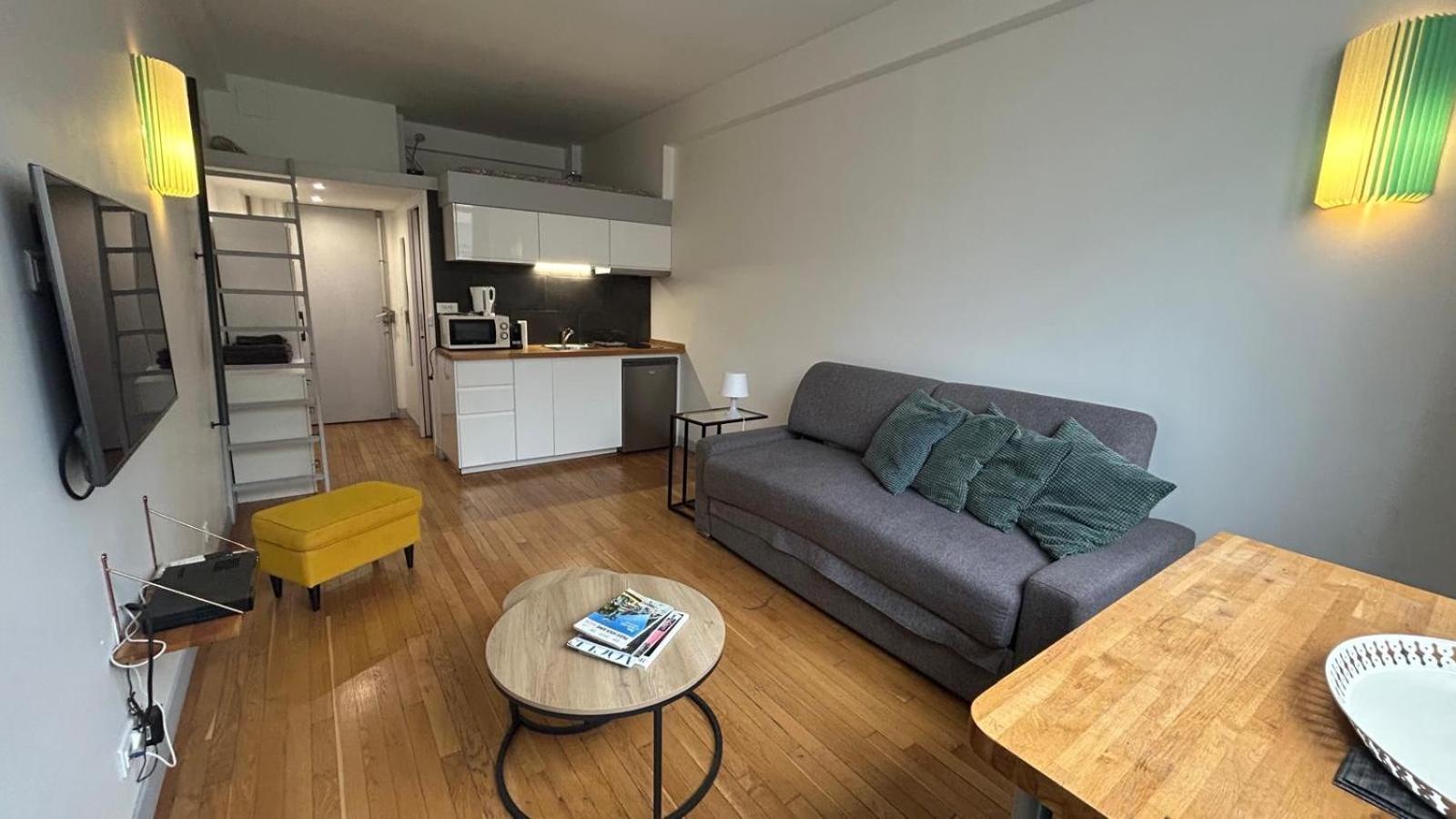Superbe Avec Mezzanine Au Centre De Apartment Paris